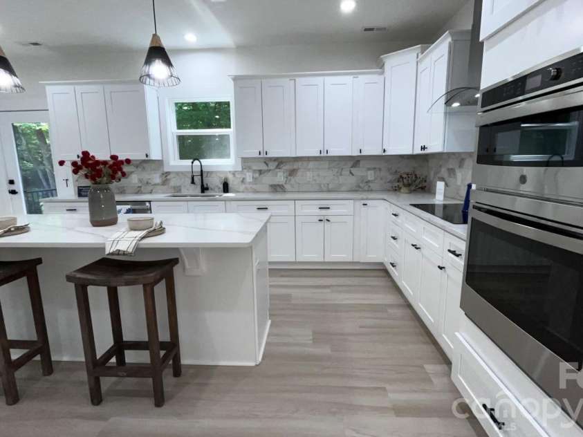 10405 Briarhurst Place, Mint Hill, NC 28227.  MLS# CAR4368724, YatesRealty ID 18837. 