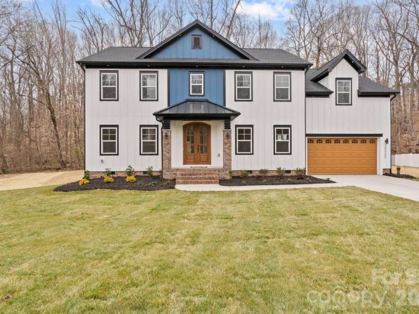 10405 Briarhurst Place, Mint Hill, NC 28227.  MLS# CAR4368724, YatesRealty ID 18837. 
