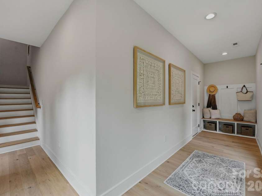 604 16th Street, Charlotte, NC 28206.  MLS# CAR4246923, YatesRealty ID 1884. 