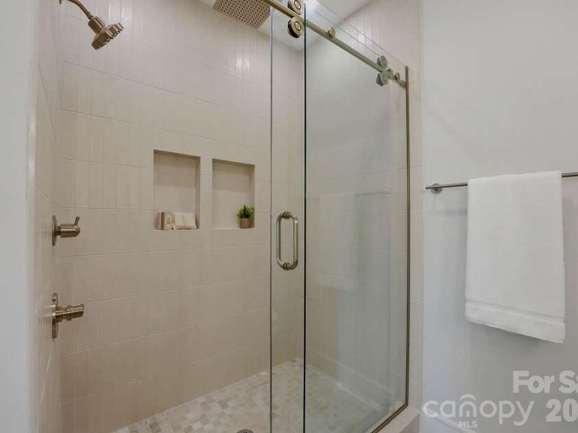604 16th Street, Charlotte, NC 28206.  MLS# CAR4246923, YatesRealty ID 1884. 