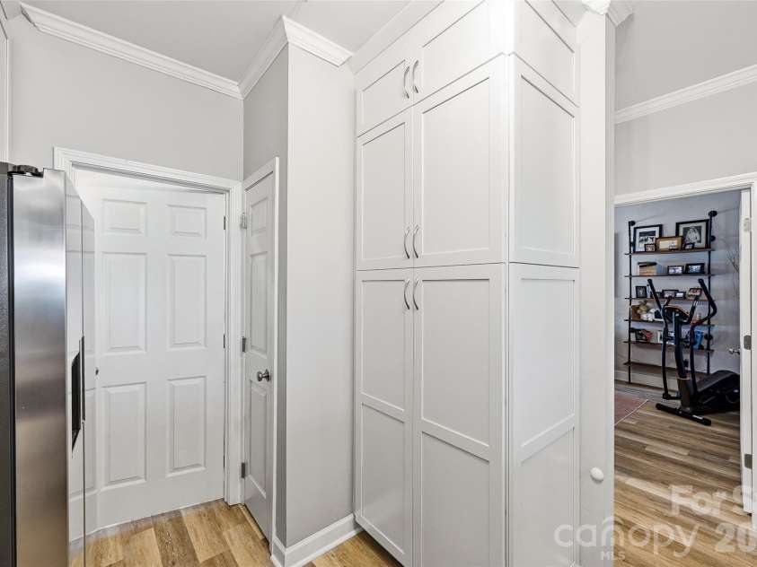 18824 Nautical Drive, Cornelius, NC 28031.  MLS# CAR4335097, YatesRealty ID 18840. 
