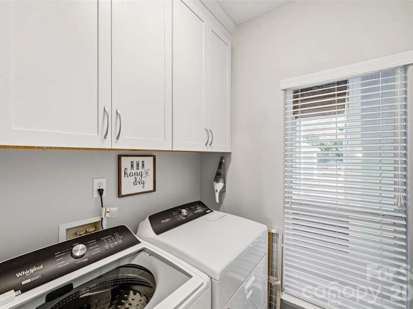 18824 Nautical Drive, Cornelius, NC 28031.  MLS# CAR4335097, YatesRealty ID 18840. 