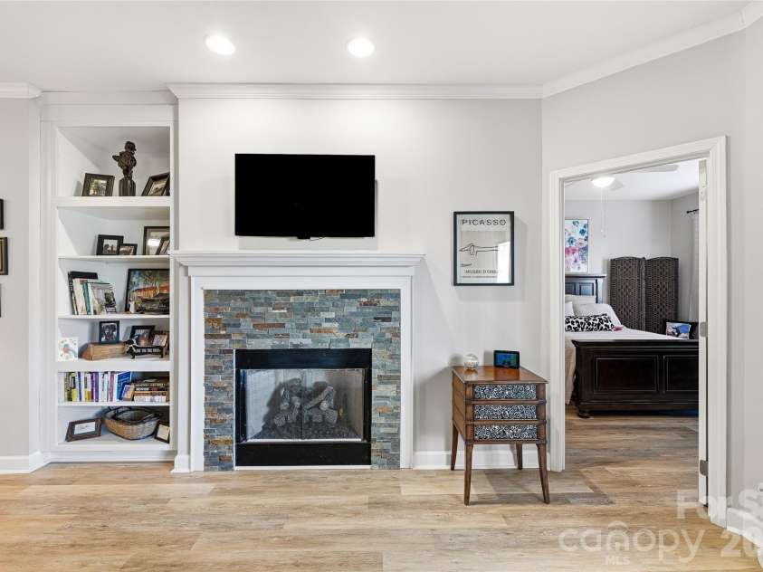 18824 Nautical Drive, Cornelius, NC 28031.  MLS# CAR4335097, YatesRealty ID 18840. 