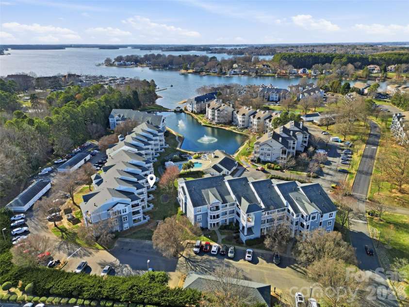 18824 Nautical Drive, Cornelius, NC 28031.  MLS# CAR4335097, YatesRealty ID 18840. 