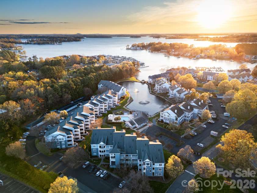 18824 Nautical Drive, Cornelius, NC 28031.  MLS# CAR4335097, YatesRealty ID 18840. 