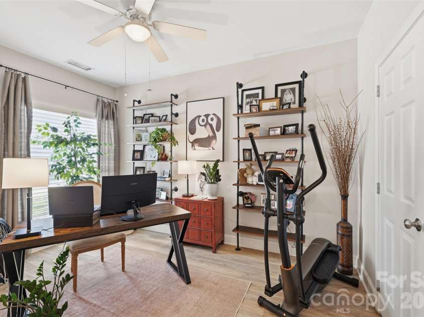 18824 Nautical Drive, Cornelius, NC 28031.  MLS# CAR4335097, YatesRealty ID 18840. Secondary Bedroom