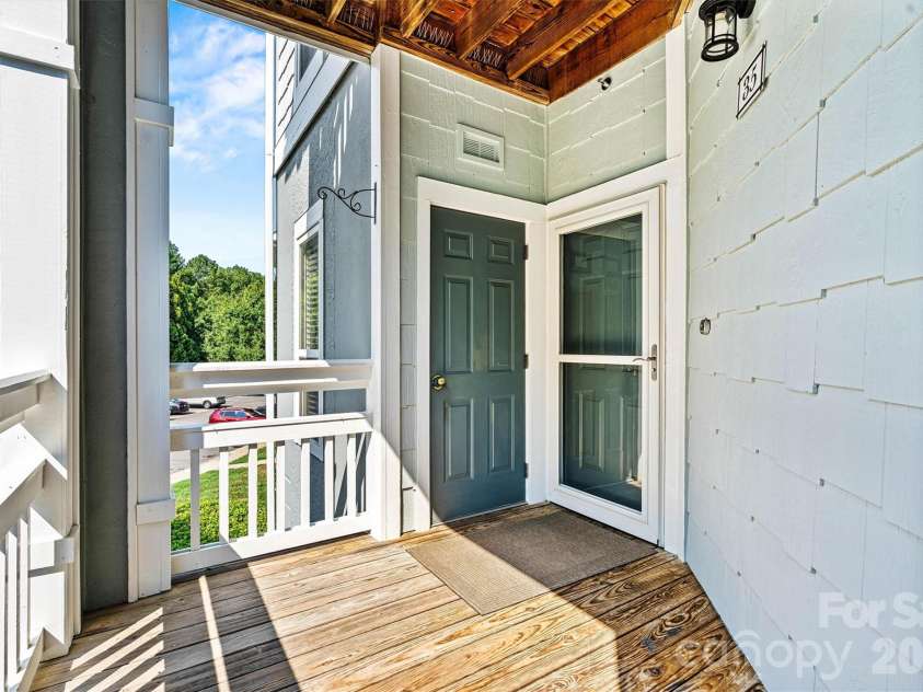 18824 Nautical Drive, Cornelius, NC 28031.  MLS# CAR4406934, YatesRealty ID 18840. 