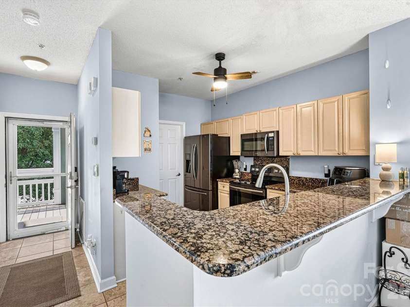 18824 Nautical Drive, Cornelius, NC 28031.  MLS# CAR4406934, YatesRealty ID 18840. 