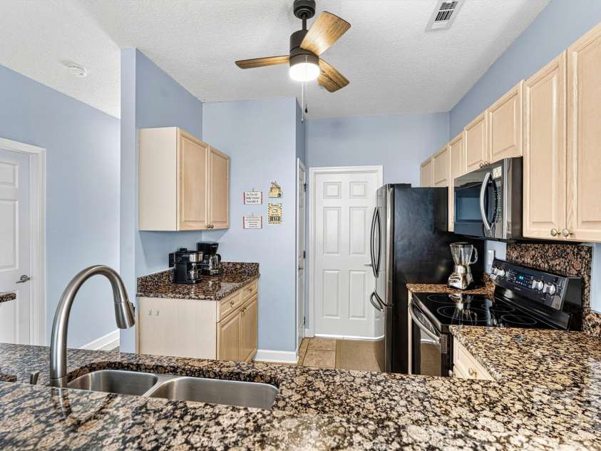 18824 Nautical Drive, Cornelius, NC 28031.  MLS# CAR4406934, YatesRealty ID 18840. 