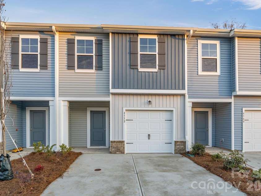 4552 Green Drake Drive, Charlotte, NC 28269.  MLS# CAR4277843, YatesRealty ID 18841. 