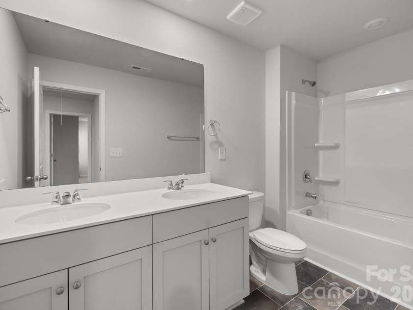 4552 Green Drake Drive, Charlotte, NC 28269.  MLS# CAR4277843, YatesRealty ID 18841. 