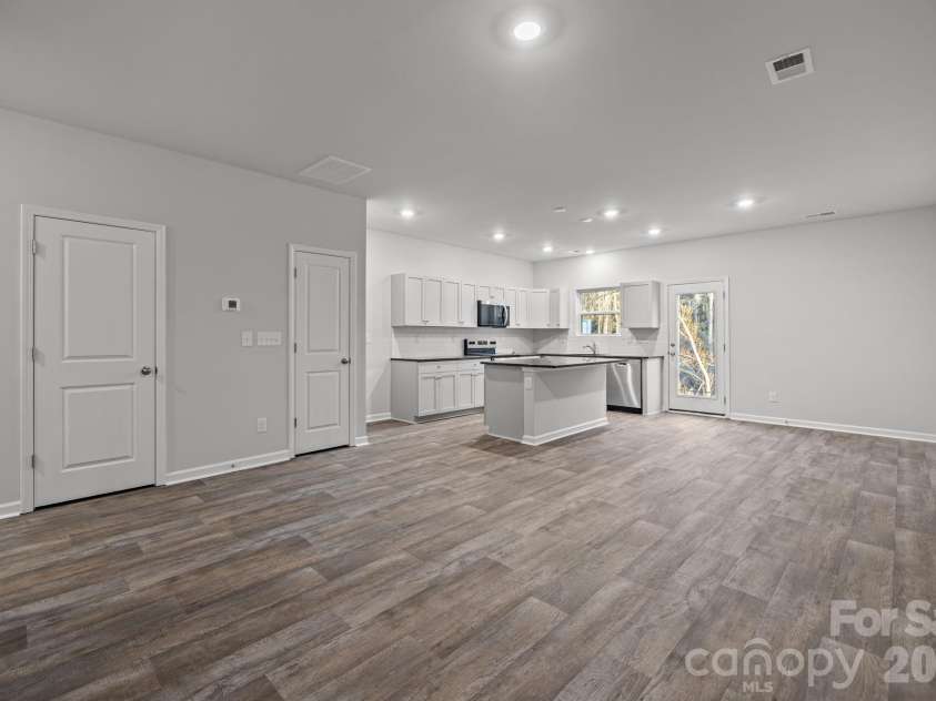 4552 Green Drake Drive, Charlotte, NC 28269.  MLS# CAR4277843, YatesRealty ID 18841. 