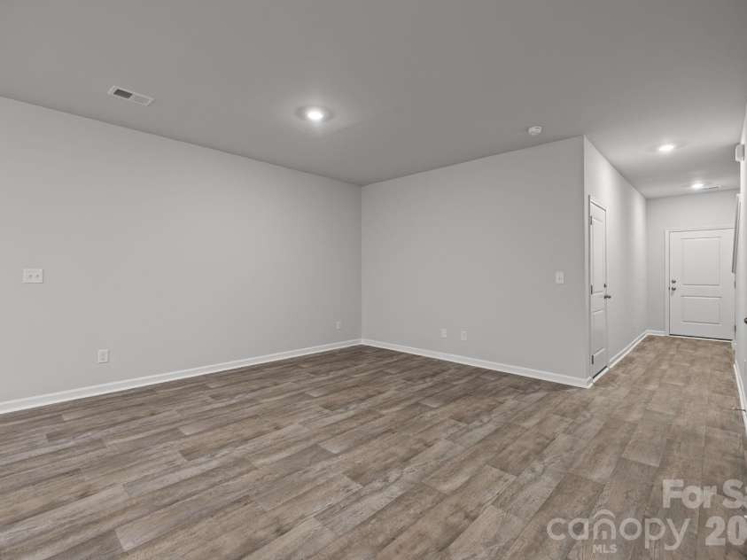 4552 Green Drake Drive, Charlotte, NC 28269.  MLS# CAR4277843, YatesRealty ID 18841. 