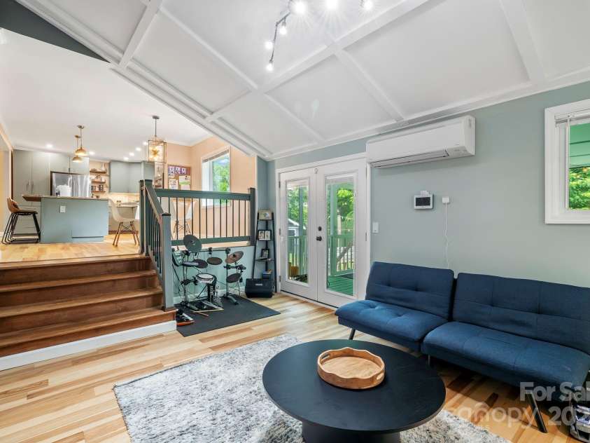 419 Blue Ridge Road, East Flat Rock, NC 28726.  MLS# CAR4269146, YatesRealty ID 18842. 