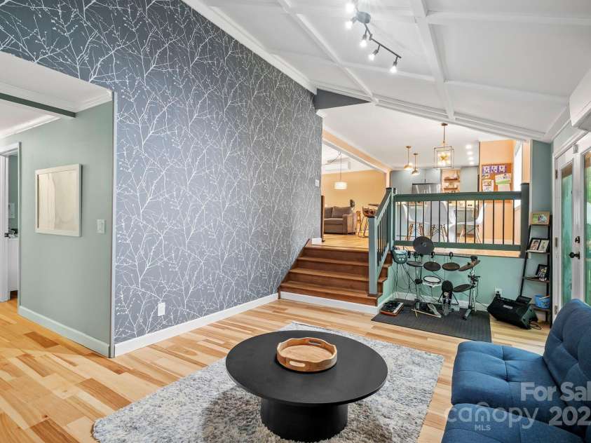 419 Blue Ridge Road, East Flat Rock, NC 28726.  MLS# CAR4269146, YatesRealty ID 18842. 