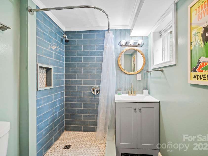 419 Blue Ridge Road, East Flat Rock, NC 28726.  MLS# CAR4269146, YatesRealty ID 18842. 