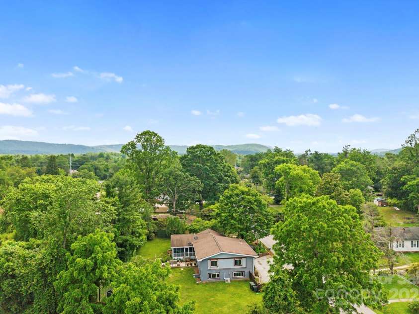 419 Blue Ridge Road, East Flat Rock, NC 28726.  MLS# CAR4269146, YatesRealty ID 18842. 