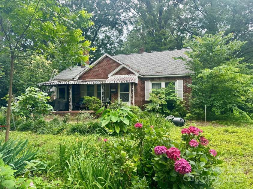 1419 Richland Drive, Charlotte, NC 28205.  MLS# CAR4269878, YatesRealty ID 18843. 