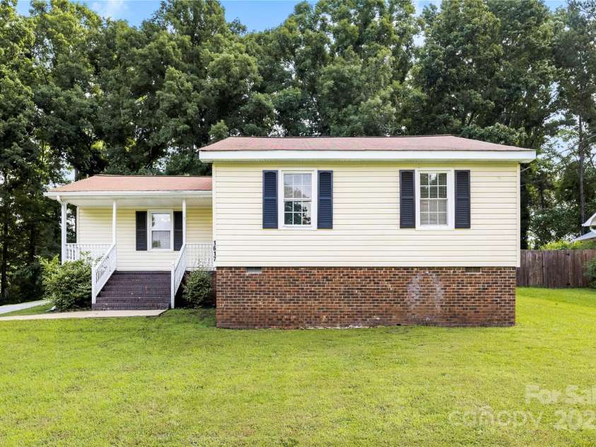 1617 Mulberry Circle, Rock Hill, SC 29732.  MLS# CAR4270022, YatesRealty ID 18848. 