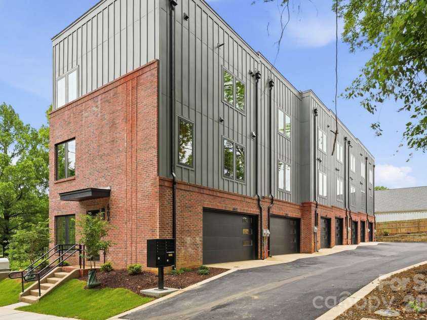 608 16th Street, Charlotte, NC 28206.  MLS# CAR4278207, YatesRealty ID 1885. 