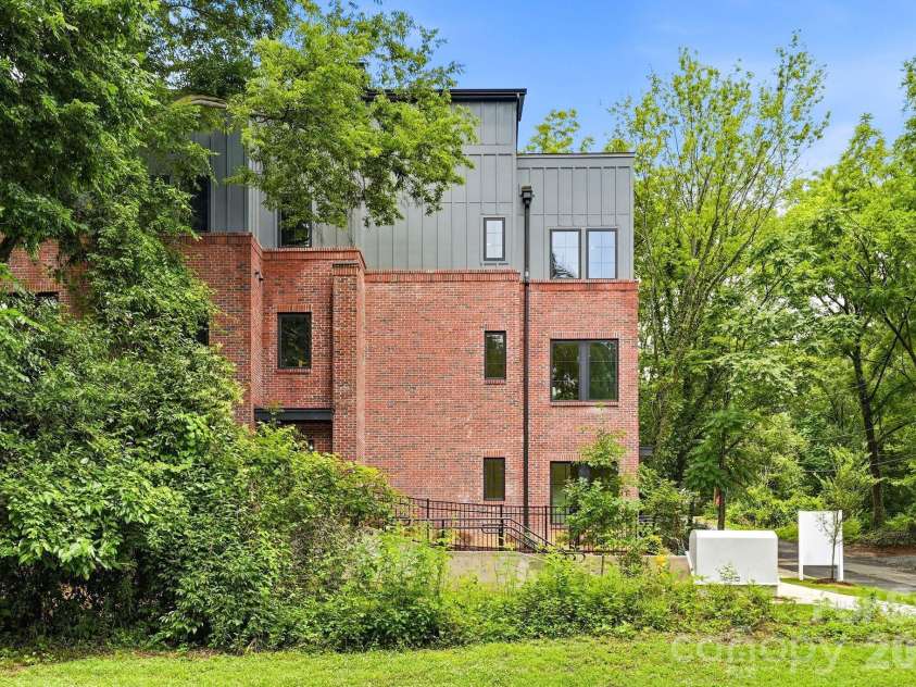 608 16th Street, Charlotte, NC 28206.  MLS# CAR4278207, YatesRealty ID 1885. 