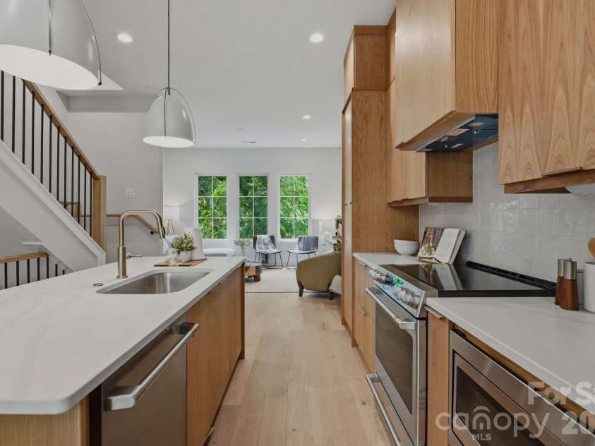608 16th Street, Charlotte, NC 28206.  MLS# CAR4278207, YatesRealty ID 1885. 