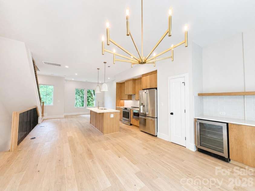 608 16th Street, Charlotte, NC 28206.  MLS# CAR4278207, YatesRealty ID 1885. Example of Kitchen area finishes