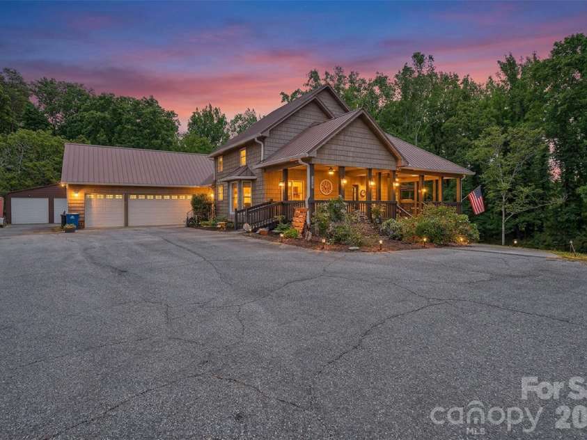 105 Winchester Drive, Shelby, NC 28152.  MLS# CAR4375983, YatesRealty ID 18850. 