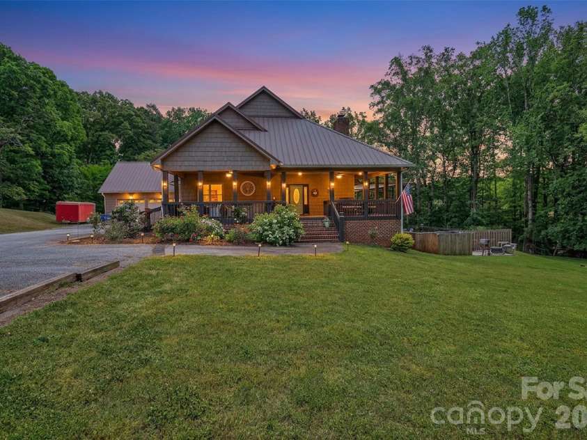 105 Winchester Drive, Shelby, NC 28152.  MLS# CAR4375983, YatesRealty ID 18850. 