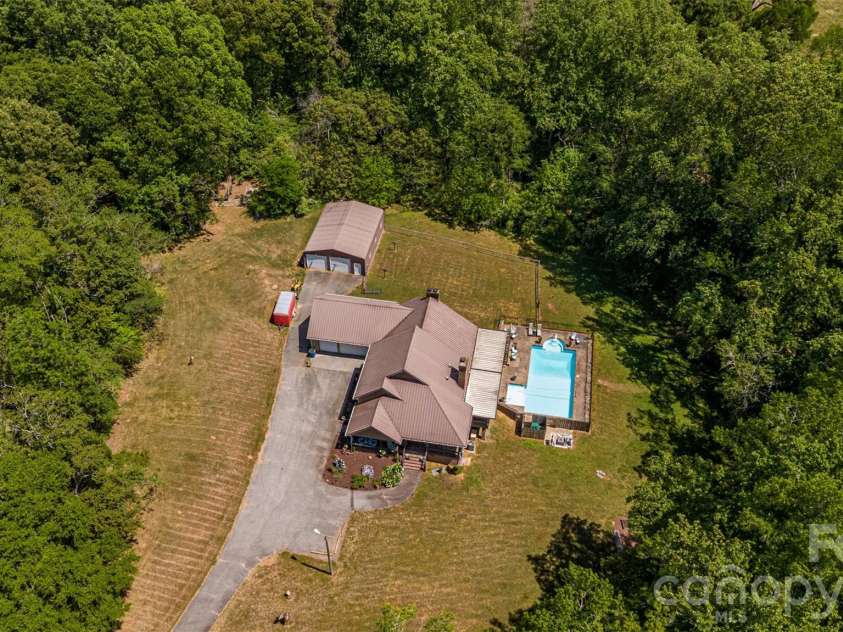 105 Winchester Drive, Shelby, NC 28152.  MLS# CAR4375983, YatesRealty ID 18850. 