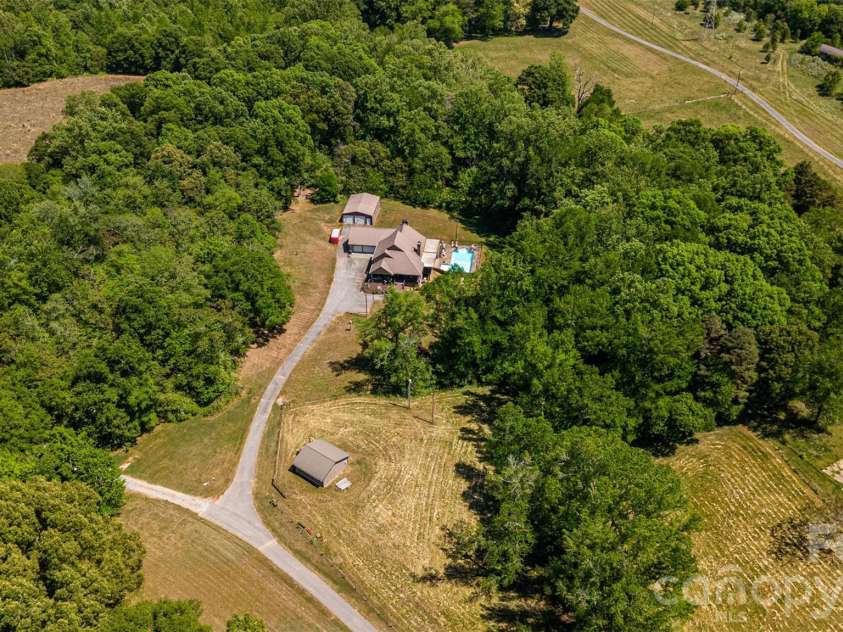 105 Winchester Drive, Shelby, NC 28152.  MLS# CAR4375983, YatesRealty ID 18850. 