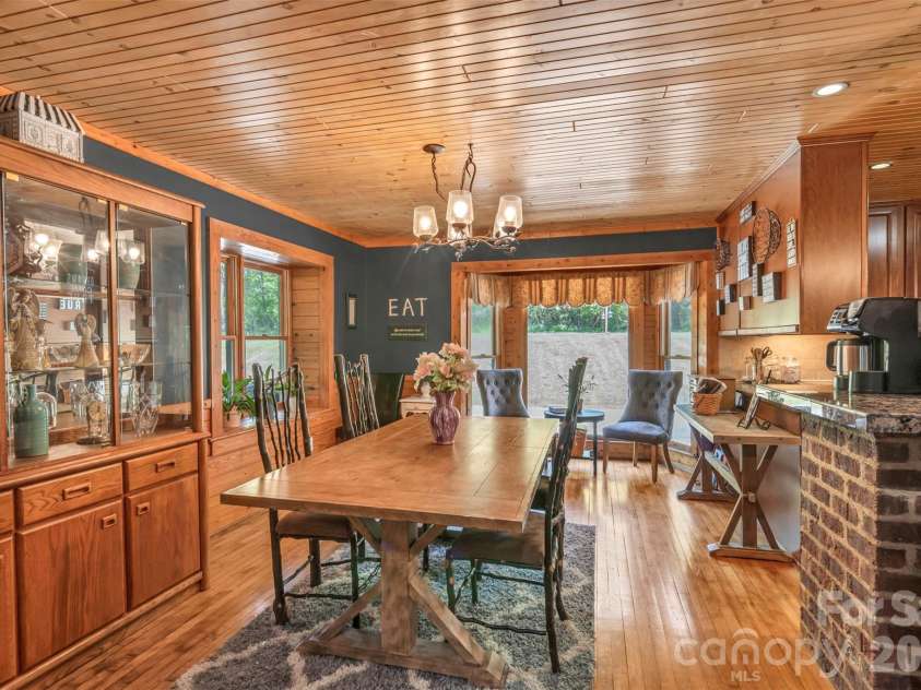 105 Winchester Drive, Shelby, NC 28152.  MLS# CAR4375983, YatesRealty ID 18850. Dining area