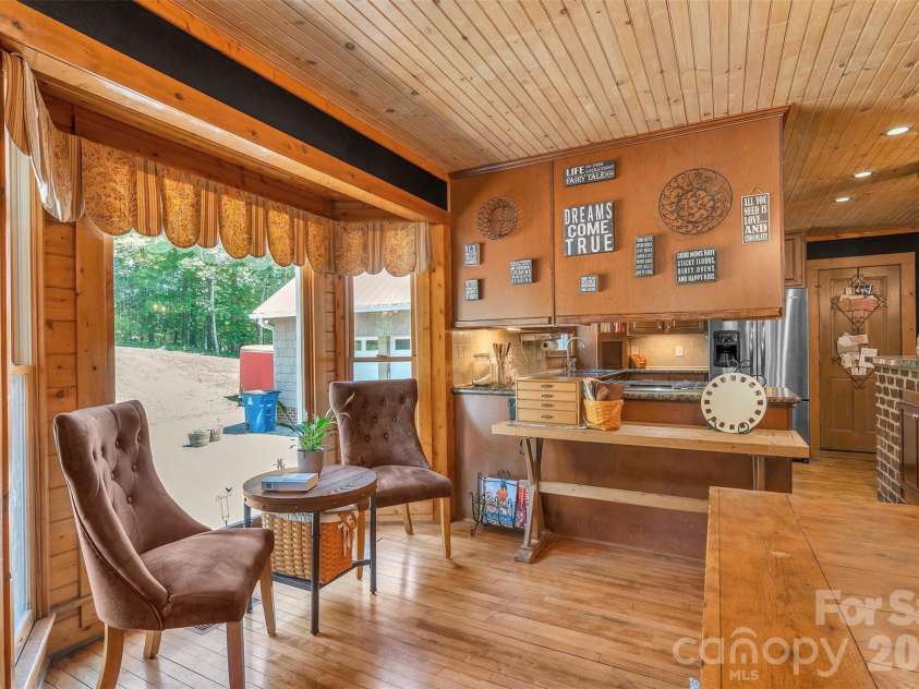 105 Winchester Drive, Shelby, NC 28152.  MLS# CAR4375983, YatesRealty ID 18850. Sitting area off kitchen