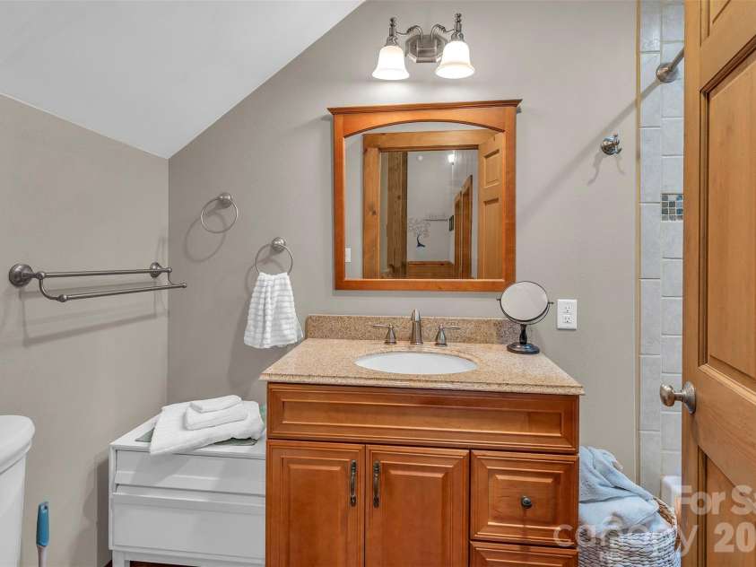 105 Winchester Drive, Shelby, NC 28152.  MLS# CAR4375983, YatesRealty ID 18850. Upstairs bathroom