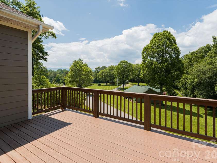 91 Greenwells Glory Drive, Biltmore Lake, NC 28715.  MLS# CAR4265929, YatesRealty ID 18851. 