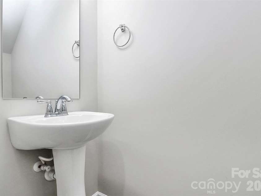 7113 Somerford Road, Charlotte, NC 28215.  MLS# CAR4344906, YatesRealty ID 18852. 