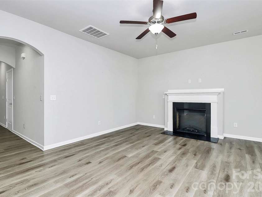 7113 Somerford Road, Charlotte, NC 28215.  MLS# CAR4344906, YatesRealty ID 18852. 
