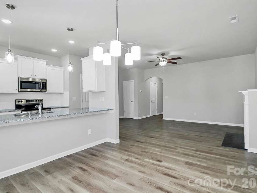 7113 Somerford Road, Charlotte, NC 28215.  MLS# CAR4344906, YatesRealty ID 18852. 