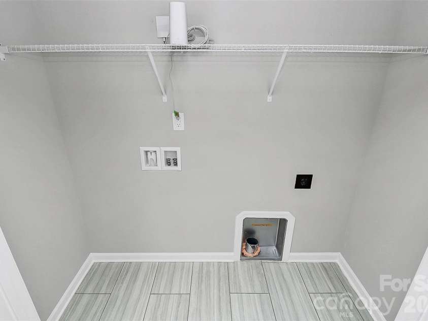 7113 Somerford Road, Charlotte, NC 28215.  MLS# CAR4344906, YatesRealty ID 18852. 