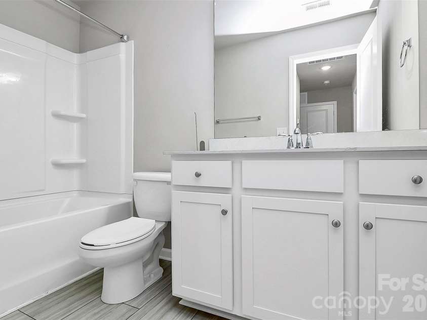 7113 Somerford Road, Charlotte, NC 28215.  MLS# CAR4344906, YatesRealty ID 18852. 