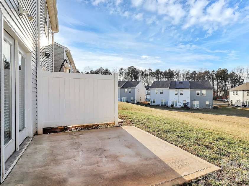 7113 Somerford Road, Charlotte, NC 28215.  MLS# CAR4344906, YatesRealty ID 18852. 