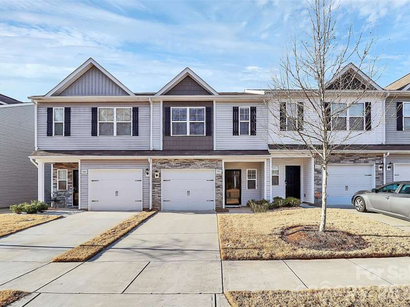 7113 Somerford Road, Charlotte, NC 28215.  MLS# CAR4344906, YatesRealty ID 18852. 