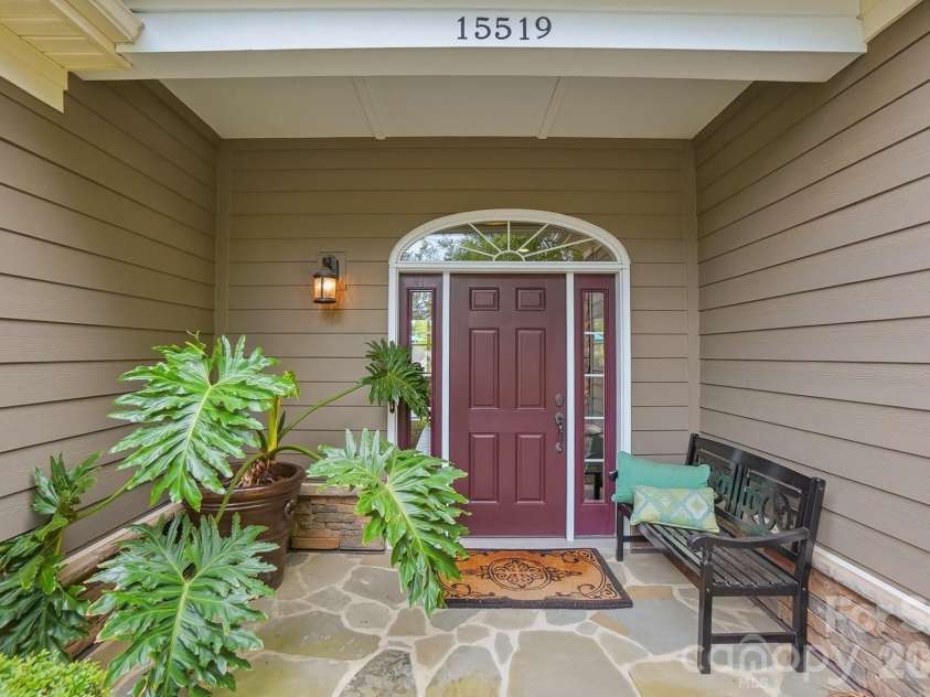 15519 Lake Ridge Road, Charlotte, NC 28278.  MLS# CAR4376472, YatesRealty ID 18853. 