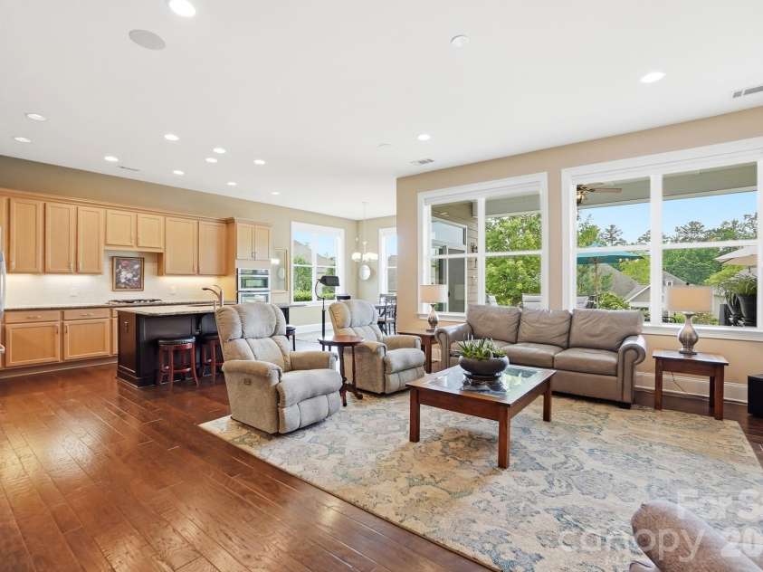 15519 Lake Ridge Road, Charlotte, NC 28278.  MLS# CAR4376472, YatesRealty ID 18853. 