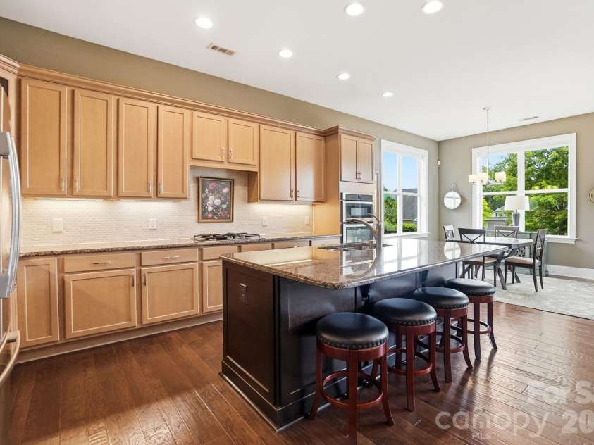 15519 Lake Ridge Road, Charlotte, NC 28278.  MLS# CAR4376472, YatesRealty ID 18853. 