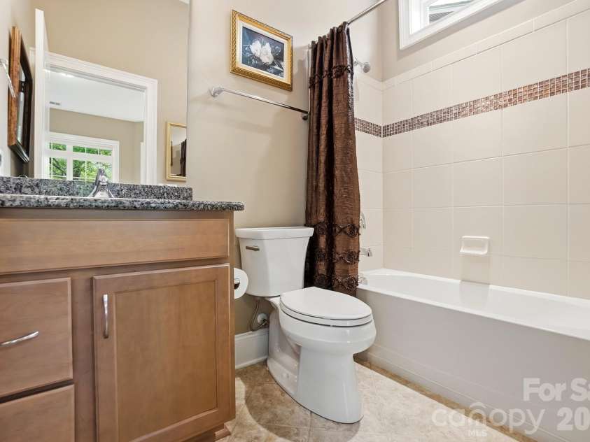 15519 Lake Ridge Road, Charlotte, NC 28278.  MLS# CAR4376472, YatesRealty ID 18853. 