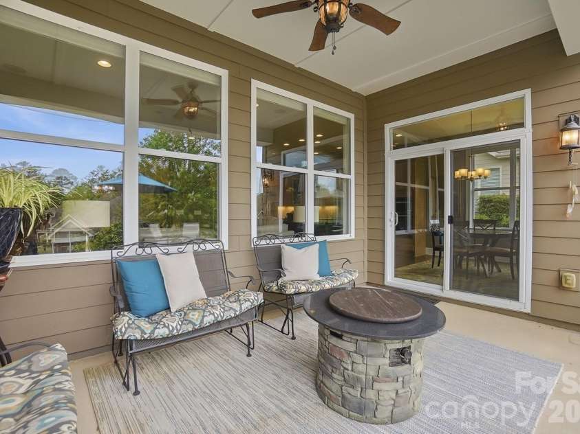 15519 Lake Ridge Road, Charlotte, NC 28278.  MLS# CAR4376472, YatesRealty ID 18853. 
