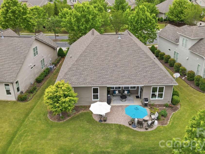 15519 Lake Ridge Road, Charlotte, NC 28278.  MLS# CAR4376472, YatesRealty ID 18853. 