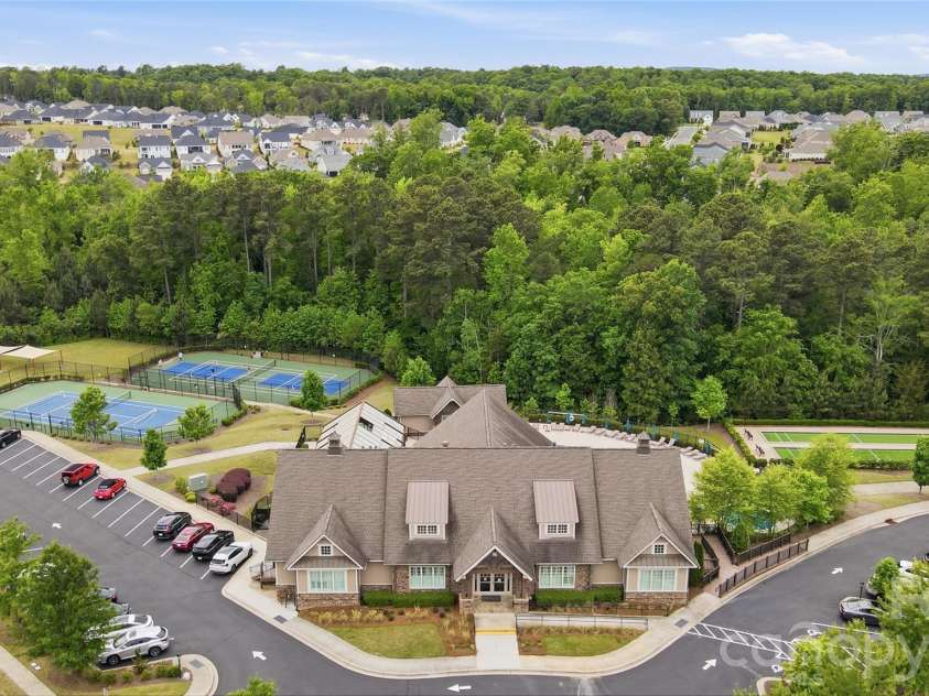 15519 Lake Ridge Road, Charlotte, NC 28278.  MLS# CAR4376472, YatesRealty ID 18853. 