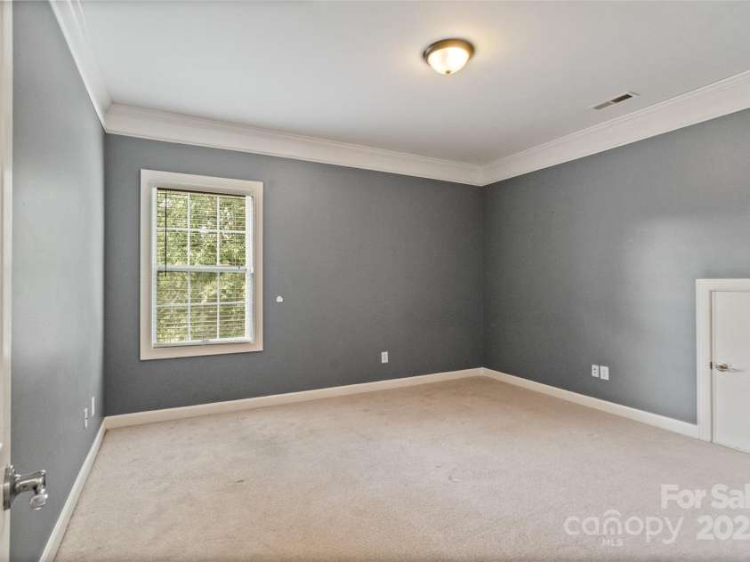 1812 Mill Chase Lane, Waxhaw, NC 28173.  MLS# CAR4270179, YatesRealty ID 18854. Bed 2